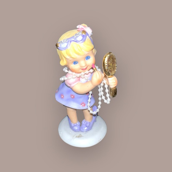 Avon Little Miracles- ‘Your Style Makes Me Smile’ Figurine by Marie Osmond - Picture 2 of 8